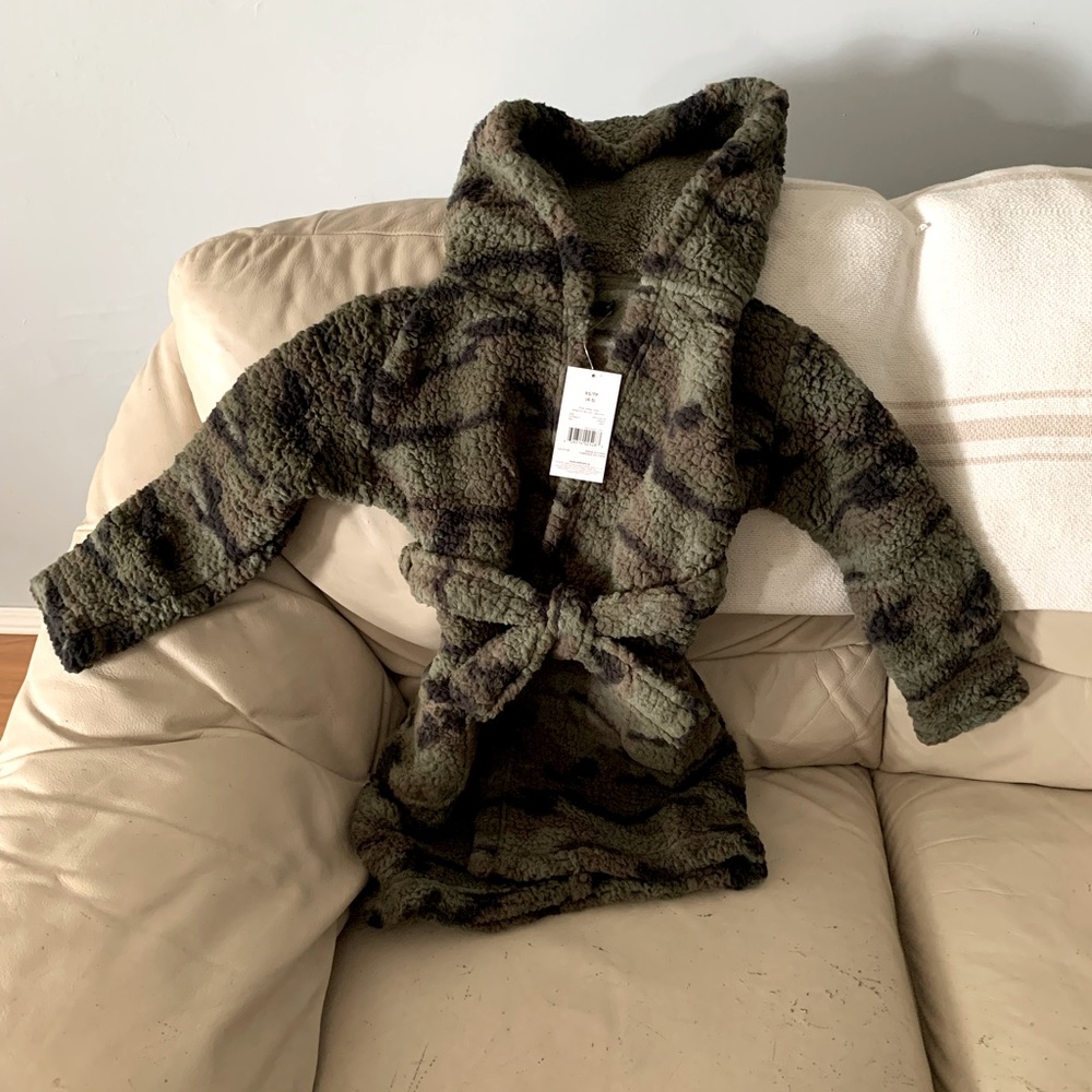 Boy’s fluffy camo robe